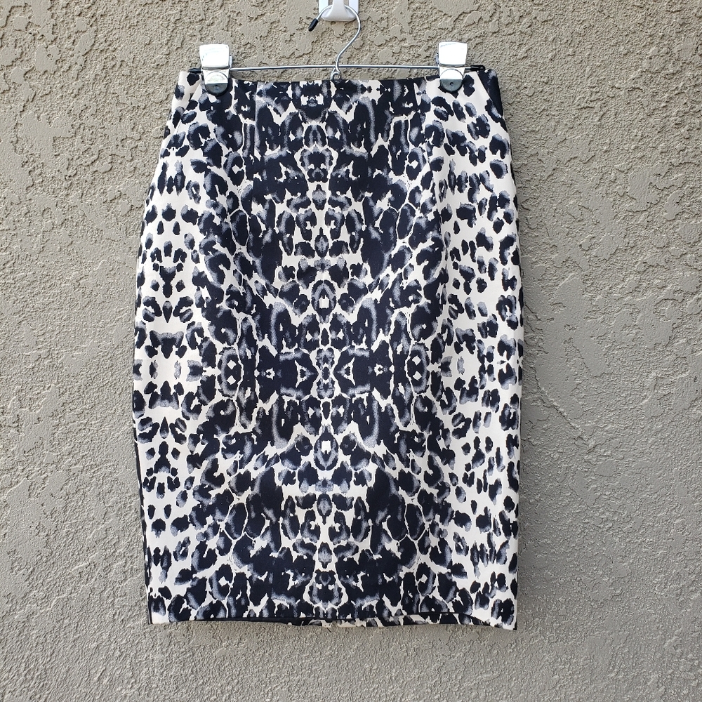 Mossimo Stretch Pencil Skirt Size 6 - Picture 3 of 4